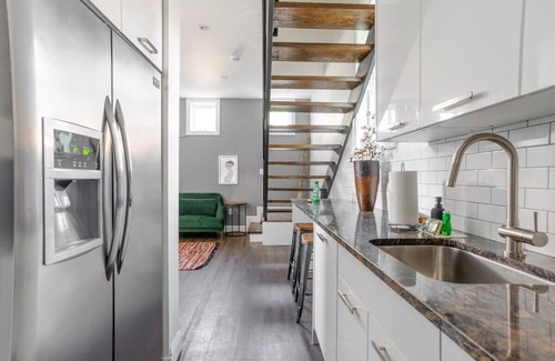 Le Droit Park Casa | Decompress in the Zen Surroundings of a Cozy Carriage House