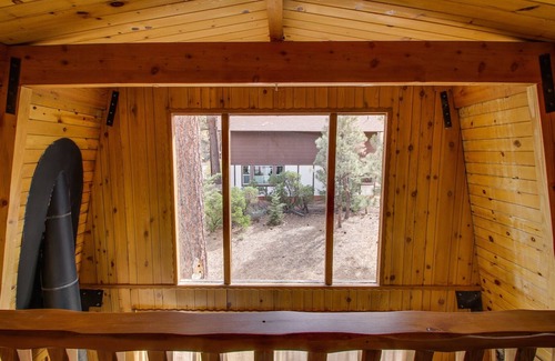 Summit Estates Cabina | ¡Grandes tarifas entre semana! Camina hasta la cima de la nieve. Mascota amigable.