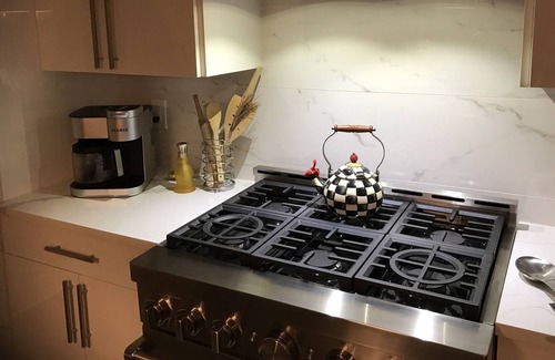 Durham Casa | Decorator furnished 3/4 Townhouse-Durham/Chapel Hill