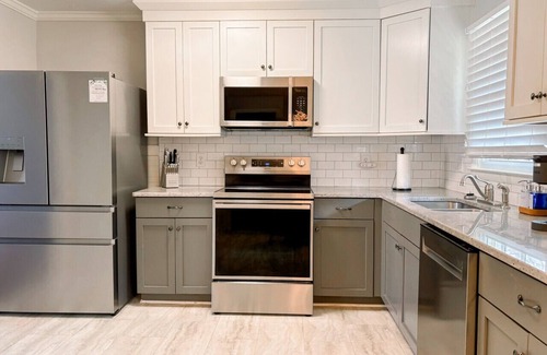 New Irving Park Casa | Dedicated Office, Xbox, Spacious