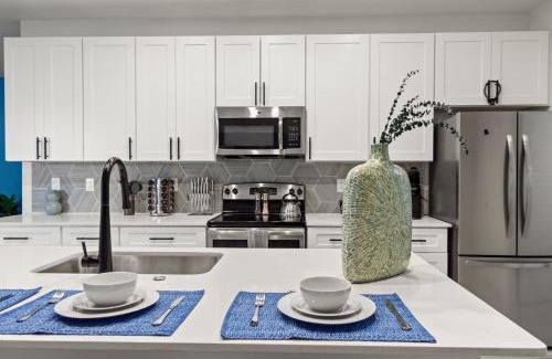 Desert View Village Apartamento | Dedicated Workspace - 5 Min to Golf - Barrett Jackson - King Bed - Parking S309
