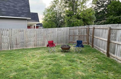 Gladewater Casa | Dee’s Cozy Corner Cottage