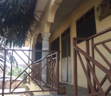 Accra Apartamento | DeeKay's Villa