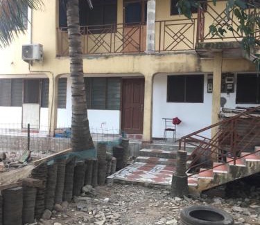 Accra Apartamento | DeeKay's Villa