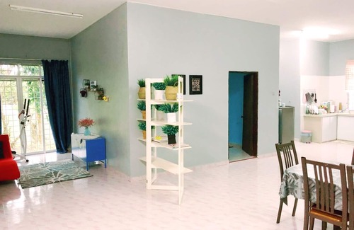 Kangar Casa | Deena Homestay (Utan Aji), espaciosa, 6-8pax, Wifi gratuito