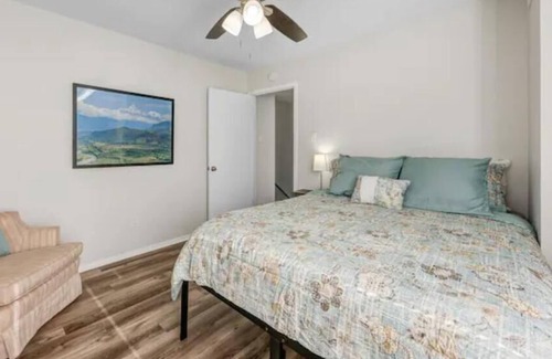 Southwood Valley Apartamento | Deep Blue + Pet Friendly + Newly Renovated