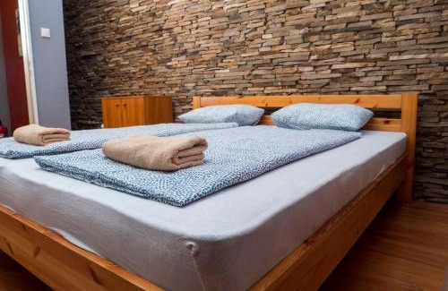Terezvaros Hostal | DeeP Guest House