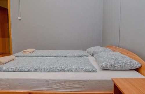 Terezvaros Hostal | DeeP Guest House