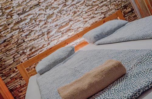 Terezvaros Hostal | DeeP Guest House