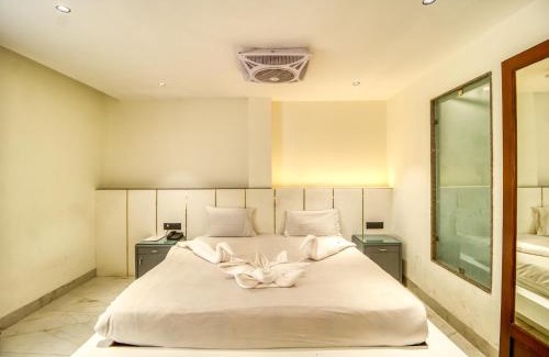 The Mall Road Hotel | Deep Hotel