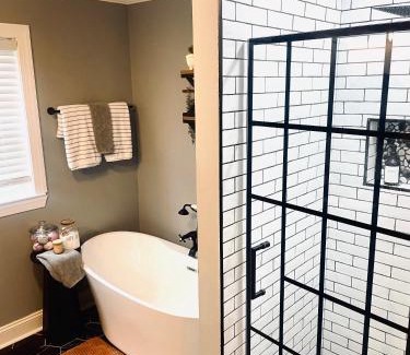 Lookout Mountain Casa | Deep Soak Tub, Waterfall Shower, Near Rock City!