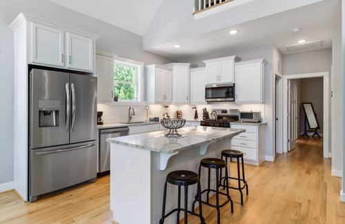 Macon Casa | Deep Water, Heated Pool, Firepits, Deep Water, Kayaks, Pool Table, Sundeck