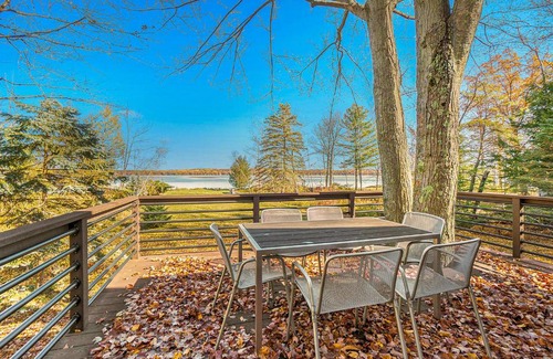 Lake Township Casa | Deep Woods Modern