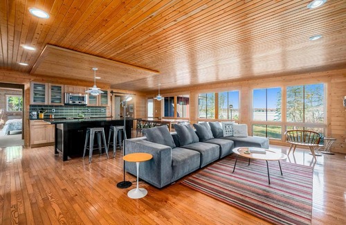 Lake Township Casa | Deep Woods Modern