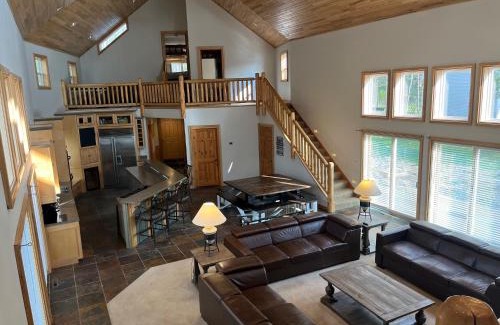 Stambaugh Casa | Deepwater Lodge Chicaugon Lake!