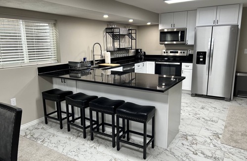 Sandy Casa | DEER CAVERN secluded 4 bedroom 2 bath house East Sandy base of Alta & Snowbird