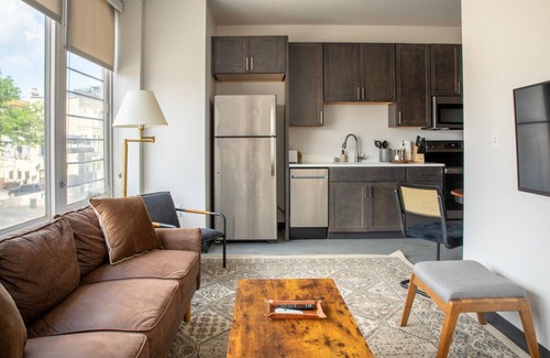 Westown Apartamento | Deer District Studio Apt JC8 - One Block from Fiserv and Baird