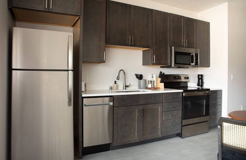 Westown Apartamento | Deer District Studio Apt JC8 - One Block from Fiserv and Baird