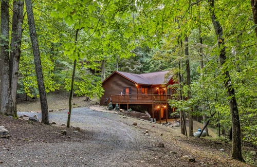 Walnut Mountain Cabina | Deer Haven - Dog Friendly, Game Room