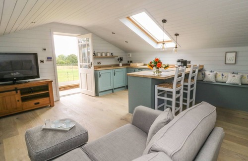 Blackburn Cabaña | Deer Lodge, LANGHO, LANCASHIRE