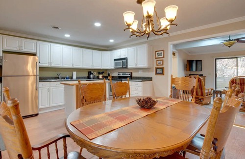 Lake Lure Cabina | Deer Meadow Cabin ~Lake Lure~ Book Now for Fall Leaves, Apples & Crisp Air!