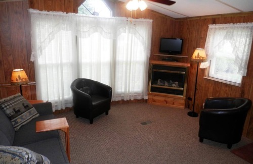 Hill City Cabina | Deer Meadow: Cabins @ Creekside #5