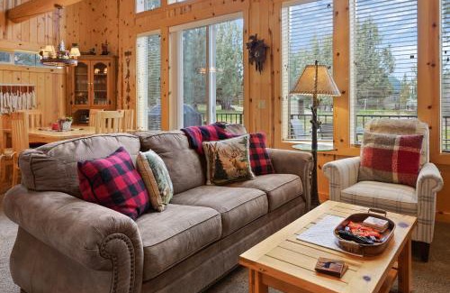 Redmond Casa | Deer Park Cabin home