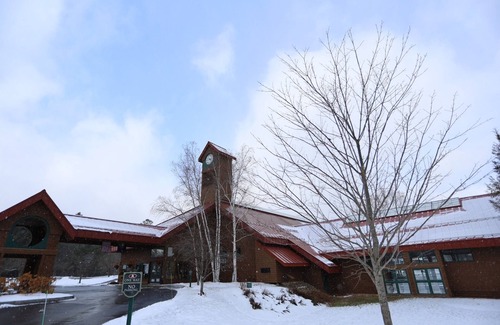 North Woodstock Condominio | Gran condominio de vacaciones para esquiadores, excursionistas, kayakistas, motos de nieve y familias!
