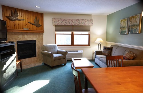 North Woodstock Condominio | Gran condominio de vacaciones para esquiadores, excursionistas, kayakistas, motos de nieve y familias!
