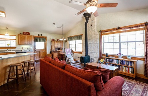 Fredericksburg Casa | Deer Ridge Cottage | Se aceptan mascotas propiedad de campo