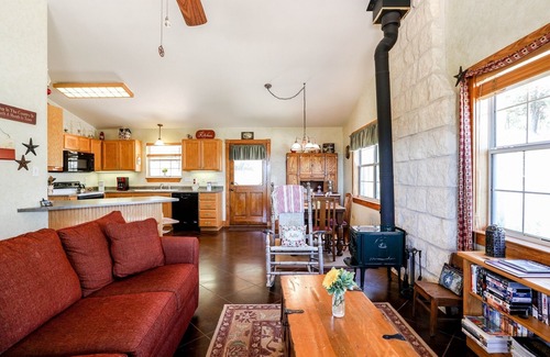 Fredericksburg Casa | Deer Ridge Cottage | Se aceptan mascotas propiedad de campo