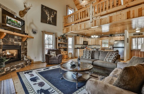 Ellijay Cabina | Deer Run -Dog Friendly, Hot Tub, Game Room/Minimum Age Requirement of 25 yrs or