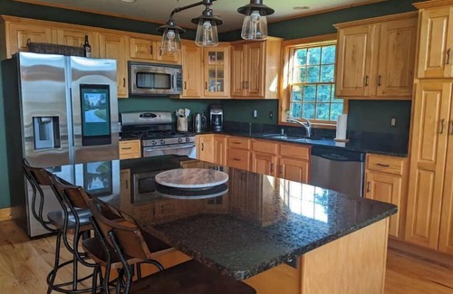 Peach Glen Casa | Deer Run Lodge - hike the forest, swim in the pool, and relax!