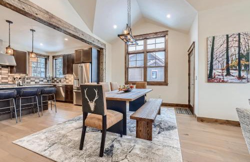 Baldy Mountain Casa | Deere Retreat Home Hot Tub Stylish