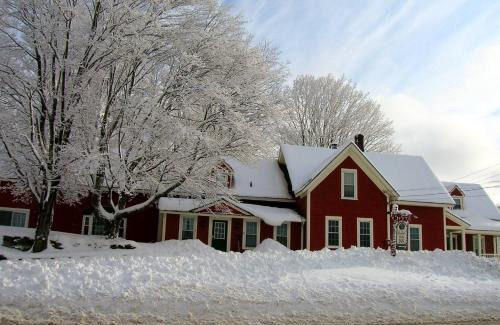 West Dover Hotel | Deerfield Valley Inn - Mt Snow
