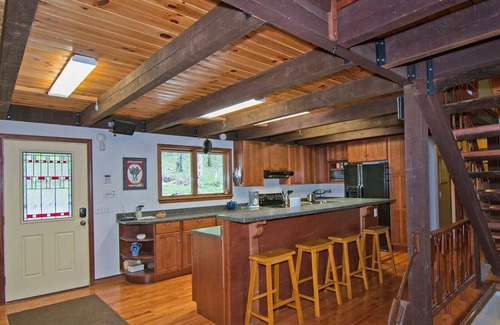 Mingo Cabina | DeerLite HotTub W/D Loft 15min to Ski Near Greenbrier & Elk River