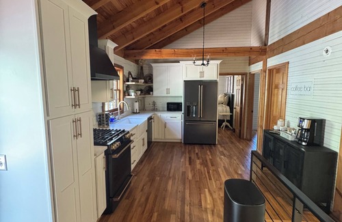 Franklin Cabina | DeerRidge Lodge-Charming Retreat mins from Historic Franklin and Nashville.