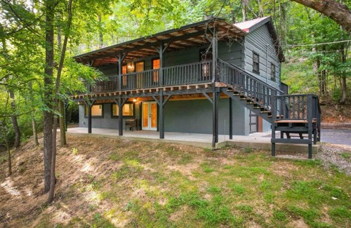 Franklin Cabina | DeerRidge Lodge-Charming Retreat mins from Historic Franklin and Nashville.