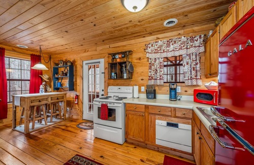 Mentone Cabina | Deerwood-private, cozy cabin in the woods