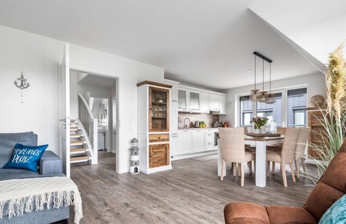 Westerdeichstrich Apartamento | Deichblick - balcony with beach chair, 2 bedrooms, shower