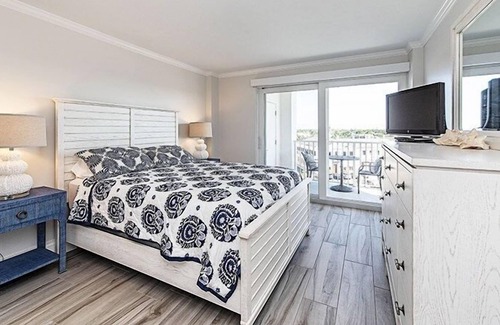 Coquina Sands Condominio | Del Mar Club in Naples