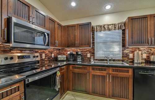Lady Lake Casa | Del Mar Paradise! The Villages, Close to Spanish Springs, Golf Cart, Bikes!