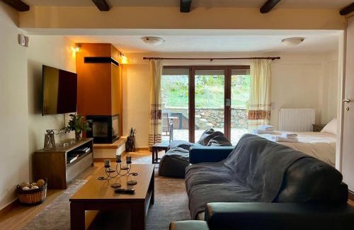 Distomo-Arachova-Antikyra Apartamento | Del Mountain Home Arachova