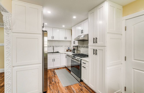 Del Rey Oaks Casa | Del Rey Oaks Vacation Home w/ Mini-Golf Course!
