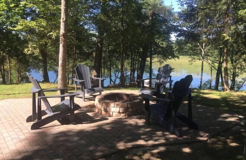 Lansdowne Chalet De Esquí | del Sol Waterfront 4 Person Cottage with Private Hottub