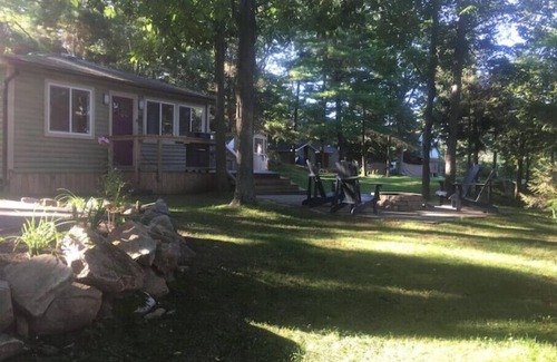 Lansdowne Chalet De Esquí | del Sol Waterfront 4 Person Cottage with Private Hottub