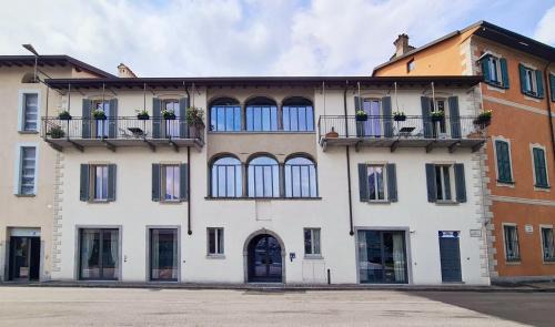 Malgrate Apartamento | Delago 1685