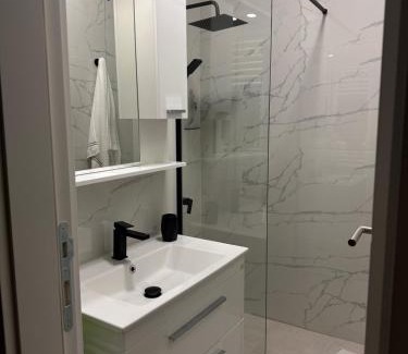 Novo Sarajevo Apartamento | Dele Apartment Free Parking