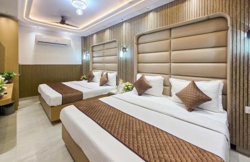 Karol Bagh Cama Y Desayuno | Delhi Delight Premium