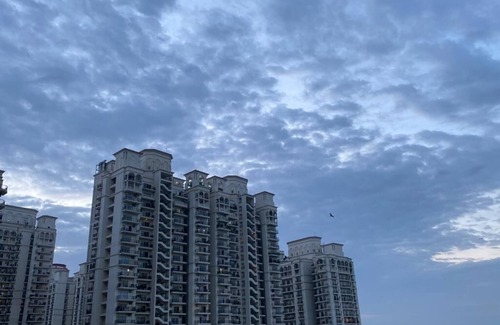 New Delhi Apartamento | Delhi's Hemisphere View Condo